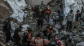 Tragedia unui medic din Fasia Gaza care si-a pierdut 30 de membri ai familiei in urma unui atac aerian. „Sunt devastat”