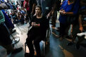 „Am trecut prin iad”. Femeia eliberata care a dat mana cu un militant Hamas povesteste cum a fost tratata in catacombele de sub Gaza