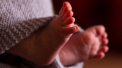 "N-am ajuns sa-i cumparam un patut, a trebuit sa alegem un sicriu”. Un bebelus a murit din cauza ca nu i s-a facut o injectie de rutina