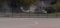 Incident bizar intr-un orasel din Texas. Un avion de mici dimensiuni a fost implicat intr-un accident rutier - VIDEO
