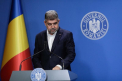 „M-am umplut de nervi, am adormit pe la 1:30”. Precizarile premierului Romaniei dupa ce a vazut stirea cu manualele in „limba moldoveneasca”