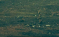 Imagini brutale cu 2 soldati rusi care isi abandoneaza un camarad ranit si ii iau paltonul. Karma ii loveste naprasnic - VIDEO