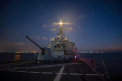 O nava de razboi americana si mai multe nave comerciale au fost atacate in Marea Rosie