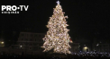 Feerie la Roma. Sute de locuitori au participat la aprinderea luminitelor de pe bradul de Craciun din centrul orasului - VIDEO