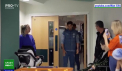 Fotbalistii de la Manchester City au adus feeria sarbatorilor de iarna copiilor internati la un spital din oras. Vedetele cetatenilor au facut poze si au oferit autografe - VIDEO
