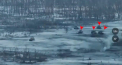 Doua blindate rusesti au iesit dintr-o padure prin locul unde alte patru fusesera distruse. Nu a durat mult pana au avut aceeasi soarta - VIDEO