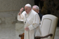 Vaticanul aproba ca preotii sa ofere binecuvantari pentru cuplurile gay, desi nu vor oficia casatorii