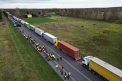 Victorie majora pentru Ucraina: Camionagii polonezi opresc blocarea punctelor de trecere a frontierei dupa ce au ajuns la un acord cu guvernul