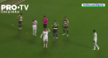 Gestul de fair-play superb pentru romanul Olimpiu Morutan in campionatul Turciei. Mijlocasul roman a prins o sticla care se indrepta catre un adversar - VIDEO
