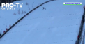 A batut recordul mondial feminin la sarituri cu schiurile, avand fata plina de sange. Este o vorba de o sportiva din Norvegia, care in ciuda unei cazaturi dure la antrenamente, a avut o evolutie impresionanta - VIDEO