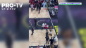 A câștigat o mașină la un concurs de aruncări din NBA, dar organizatorii au refuzat să îi dea premiul. Este vorba despre un fan, care a îndeplinit provocarea odată cu sunetul sirenei, motiv pentru care nu i-a fost validată aruncarea - VIDEO
