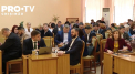 În loc să soluționeze problemele locuitorilor capitalei, aleșii locali se ceartă. Întrunirea CMC a început ca de obicei cu scandal, iar consilierii și-au împărțit replici și acuzații - VIDEO