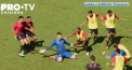 Reușită de generic în liga de tineret a Braziliei. Unul dintre portari a vrut să degajeze mingea, dar a ieșit unul dintre cele mai spectaculoase goluri ale anului - VIDEO