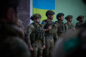 Şefii a două centre de recrutare din Ucraina, reţinuţi pentru luare de mită în schimbul exceptării recruţilor
