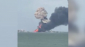 Kievul a lovit cu o rachetă de croazieră un feribot încărcat cu vagoane-cisternă, aflat în portul rusesc Kavkaz. Ambarcațiunea care transporta combustibil a luat foc și s-a scufundat - VIDEO