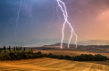 Cod GALBEN de ploi cu descărcări electrice și vânt în sudul țării. Anunțul meteorologilor
