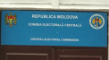 Candidații care au fost înregistrați în cursă s-au avântat în campania electorală. Agitația din teren se face în paralel cu cea pe online. Ce publică aceștia și ce promisiuni fac în pragul alegerilor - VIDEO