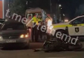 Accident în capitală: O motocicletă și un automobil s-au lovit. Poliția și ambulanța se află la locul impactului - VIDEO