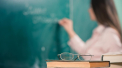 În zece ani a scăzut de două ori numărul profesorilor de până la 30 de ani, iar o dată la 5 ani crește cu 4% ponderea profesorilor care au peste 60 de an - analiză