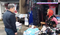 Pe ultima sută de metri, candidații la prezidențiale parca se iau la întrecere pentru a ajunge în cât mai multe localități: împart ziare, caută voturi în piețe și continua să facă promisiuni - VIDEO 