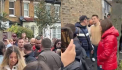 „Iuda, Iuda! Tu ai trădat poporul tău. -Eu l-am trădat?” Platon, huidut la o secție de votare din Londra - VIDEO 

 