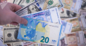 Curs valutar BNM pentru 25 octombrie. Cât costă astăzi un euro și un dolar - FOTO