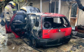 O mașină lăsată cu motorul pornit a luat foc într-o gospodărie din Căușeni. Cum s-a întâmplat totul - FOTO
