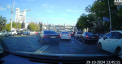 A vrut să evite traficul și a intrat pe contrasens, dar a fost observat de poliție: Isprava unui șofer din capitală - surprinsă de o cameră de bord - VIDEO