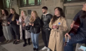 „Răsai” de Doina şi Ion Aldea Teorodovici - cântat de mai mulți tineri în fața unei secții de votare din București - VIDEO 