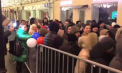 S-au format cozi din nou la secțiile de votare din Rusia. Moldovenii stau în rând pentru a-și exprima opțiunea de vot - VIDEO