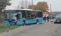 Accident grav în apropiere de Tohatin: Doi șoferi și patru pasageri - transportați la spital, după ce un microbuz a intrat pe contrasens și s-a lovit cu un autobuz de rută - VIDEO