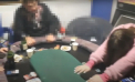 Organiza jocuri de noroc în propria casă, iar pe participanți „îi servea” cu droguri: Percheziții de amploare la un bărbat din Florești - VIDEO