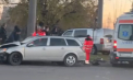 Două mașini au fost avariate, după ce s-au lovit violent pe o stradă din capitală. Poliția, ambulanța și pompierii au intervenit - VIDEO