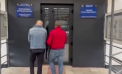 Circa 1,5 kilograme de droguri, găsite în extravilanul orașului Stăuceni. Cinci suspecți au fost reținuți pentru 72 de ore - VIDEO