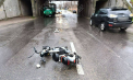 Accident la Tiraspol: O femeie a ajuns la spital, după ce a efectuat o manevră periculoasă cu o bicicletă electrică în urma căreia a fost izbită de o mașină - FOTO