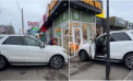 Accident la Chișinău. O mașină a ajuns într-un magazin, după ce șoferul a pierdut controlul volanului. Imagini surprinse de martori - VIDEO
