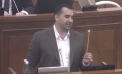Starea de urgență, instituită în ședința nocturnă, la Parlament, după o serie de acuzații și momente ironice. Deputatul  Adrian Albu a ieșit la tribună cu o lumânare - VIDEO