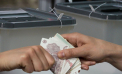 Trei persoane din Hîncești - cercetate în stare de libertate, după ce au plătit mai mulți alegători pentru a vota un anumit candidat electoral - VIDEO