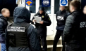 Au pus la cale o schemă de contrabandă cu mașini. 12 persoane, inclusiv angajați ai ASP, IGPF, Serviciul Vamal - cercetate în libertate. Imagini din timpul perchezițiilor - VIDEO 

