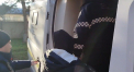 Ultima oră. Șoferul de 19 ani, care s-ar face vinovat de tragicul accident de la Rîșcani, unde trei oameni au murit, plasat în arest. Momentul în care este escortat de polițiști - VIDEO 