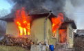 Tragedie la Ialoveni: O femeie și-a pierdut viața, iar un bărbat a ajuns la spital, după ce casa lor a luat foc. IGSU vine cu detalii
