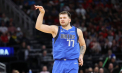 Și dacă a jucat de Crăciun, liderul formației Dallas Mavericks, Luka Doncic, nu a uitat de cadouri. Slovenul le-a oferit în dar coechipierilor câte o mașină de karting - VIDEO