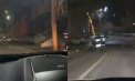 Ghinion pentru un șofer din capitală: A rămas cu mașina distrusă, după ce a ajuns cu ea într-un stâlp. Ce s-a întâmplat mai exact - VIDEO