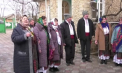 În ajun de Crăciun, la Volintiri, Ștefan Vodă, cete de colindători au mers din casă în casă și au vestit Nașterea Domnului. Aceștia au fost întâmpinați de gospodari cu dulciuri, colaci, dar și vin - VIDEO