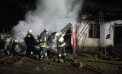 Incendiu devastator în ajun de Crăciun, la Bălți: O persoană a decedat, iar alte trei au fost transportate la spital în stare inconștientă, după ce casa în care se aflau a luat foc - FOTO