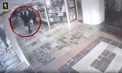 Doi bărbați - reținuți pentru 72 de ore, după ce au furat bani din geanta unei fete, în capitală. Despre ce sumă este vorba - VIDEO