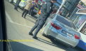 Un automobil s-a lovit cu un troleibuz pe o stradă din capitală. Poliția vine cu detalii - FOTO
