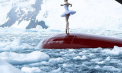 Imagini spectaculoase, cu o balerină care dansează în Antarctica pe santina unui vas de croazieră ce înaintează prin apa cu gheață - VIDEO