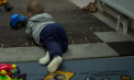 Un băiețel din raionul Rîșcani, paralizat din cauza unei boli rare. Mama băiatului, disperată din cauza cheltuielilor mari: „Vreau să văd cum merge.” - VIDEO