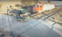 Circulație feroviară blocată pe ruta București - Ploiești. Momentul în care un excavator a fost lovit de tren pe calea ferată - VIDEO